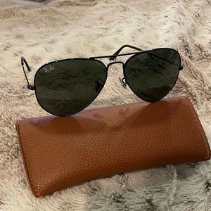 Ray Ban EUC Unisex aviators in case